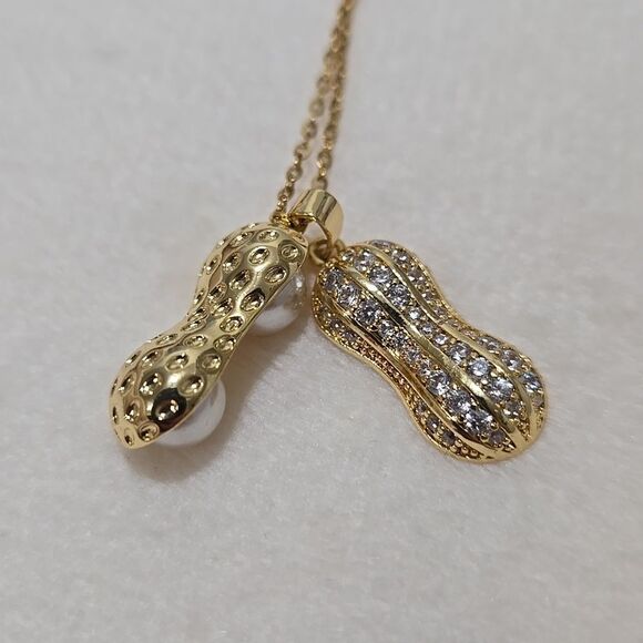 Peanut Shell With Pearl Pendant Necklace - Picture 1 of 5